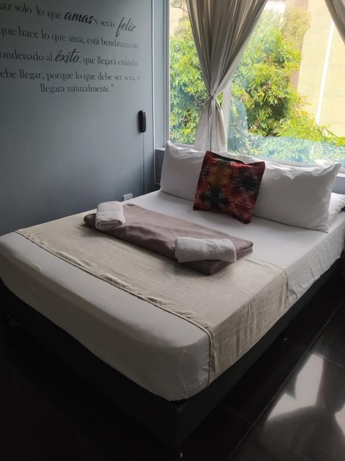 Hotel Aura Medellin Bagian luar foto