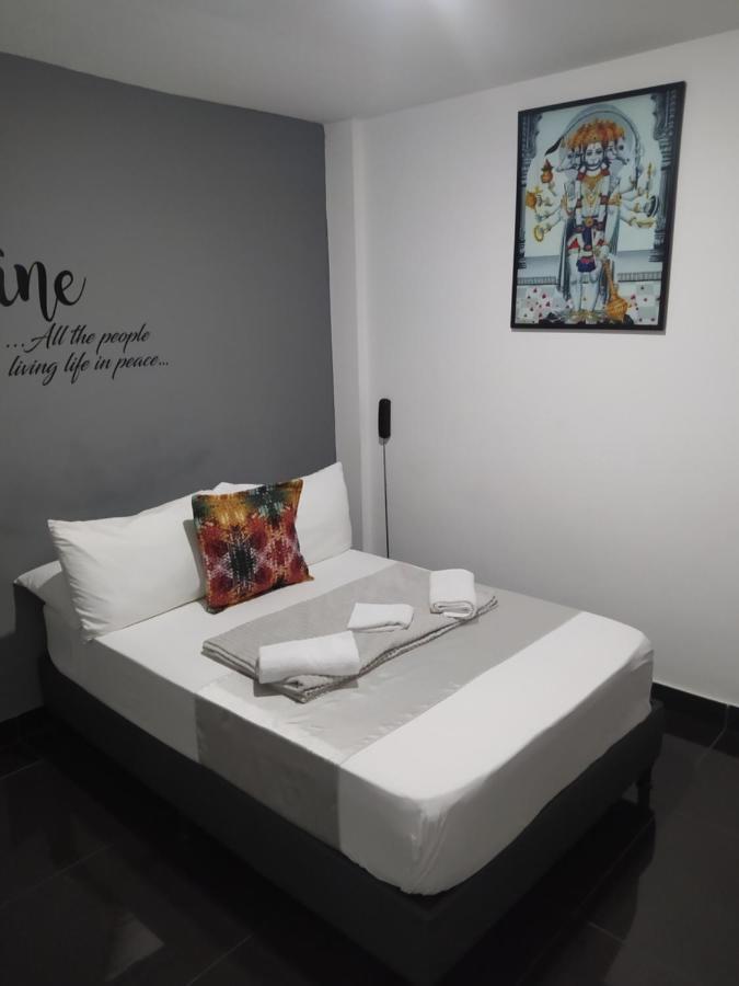 Hotel Aura Medellin Bagian luar foto