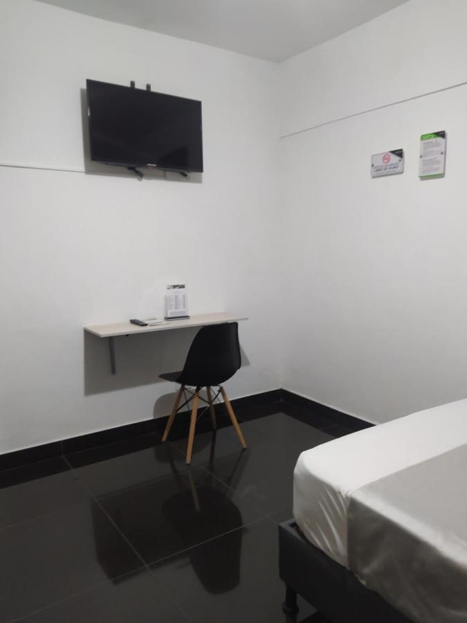 Hotel Aura Medellin Bagian luar foto