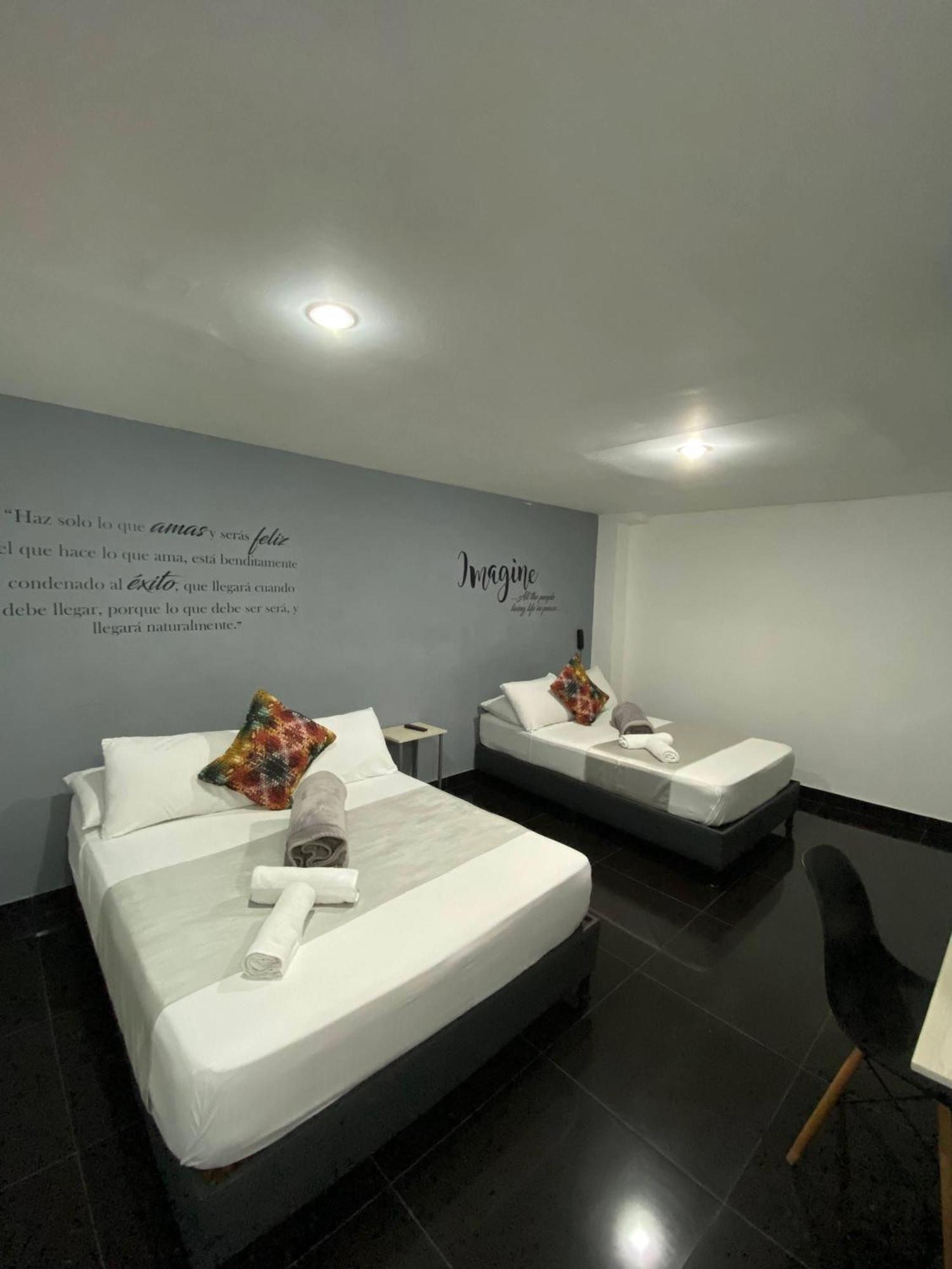 Hotel Aura Medellin Bagian luar foto